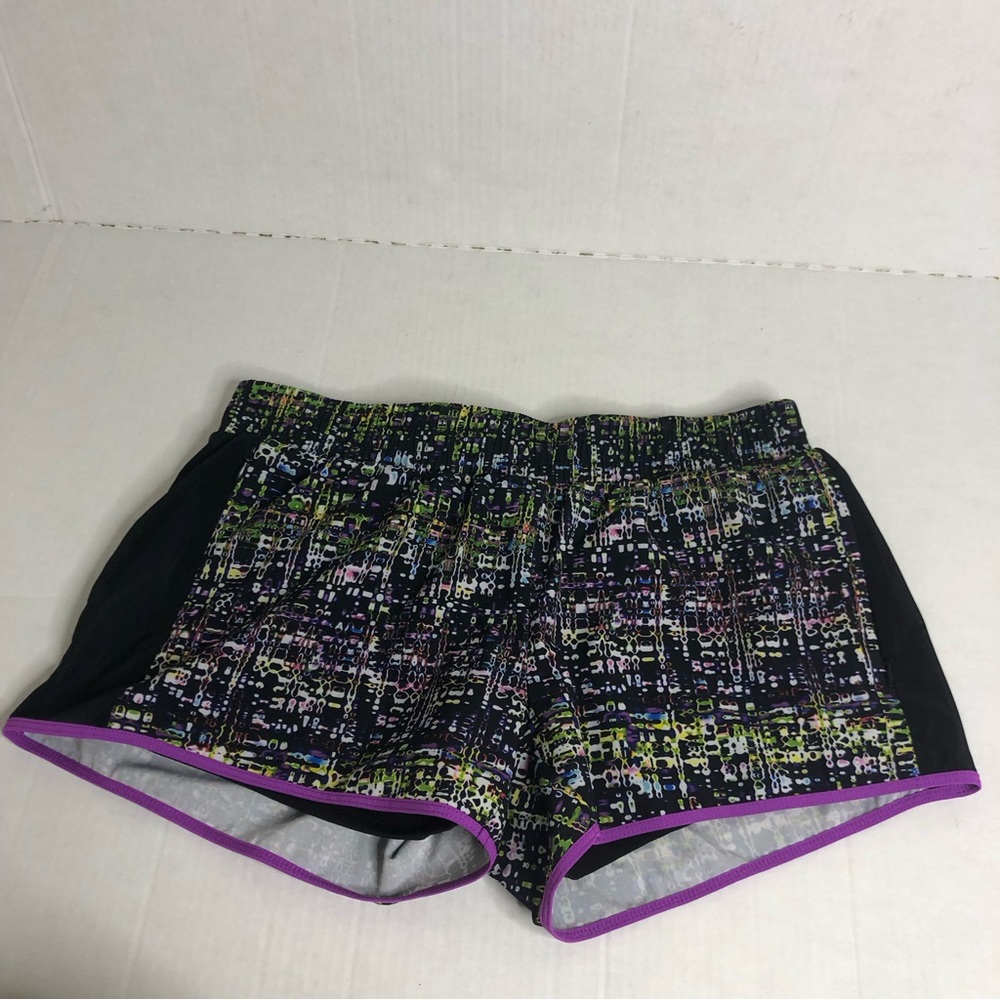 Fabletics Fallon Shorts Womens Medium Dot Matrix Compression Performance Lined